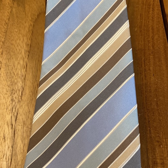 Studio Tie - Picture 4 of 6